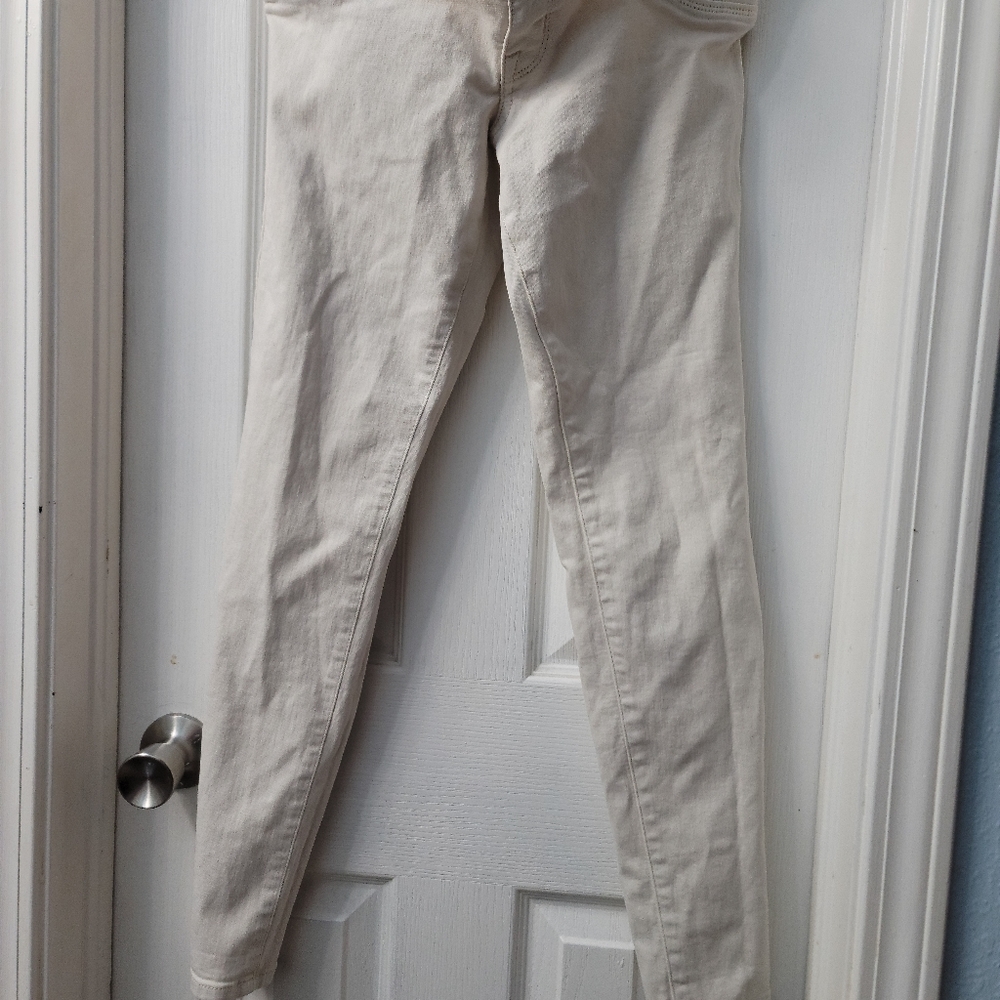 Off-white maternity jeans